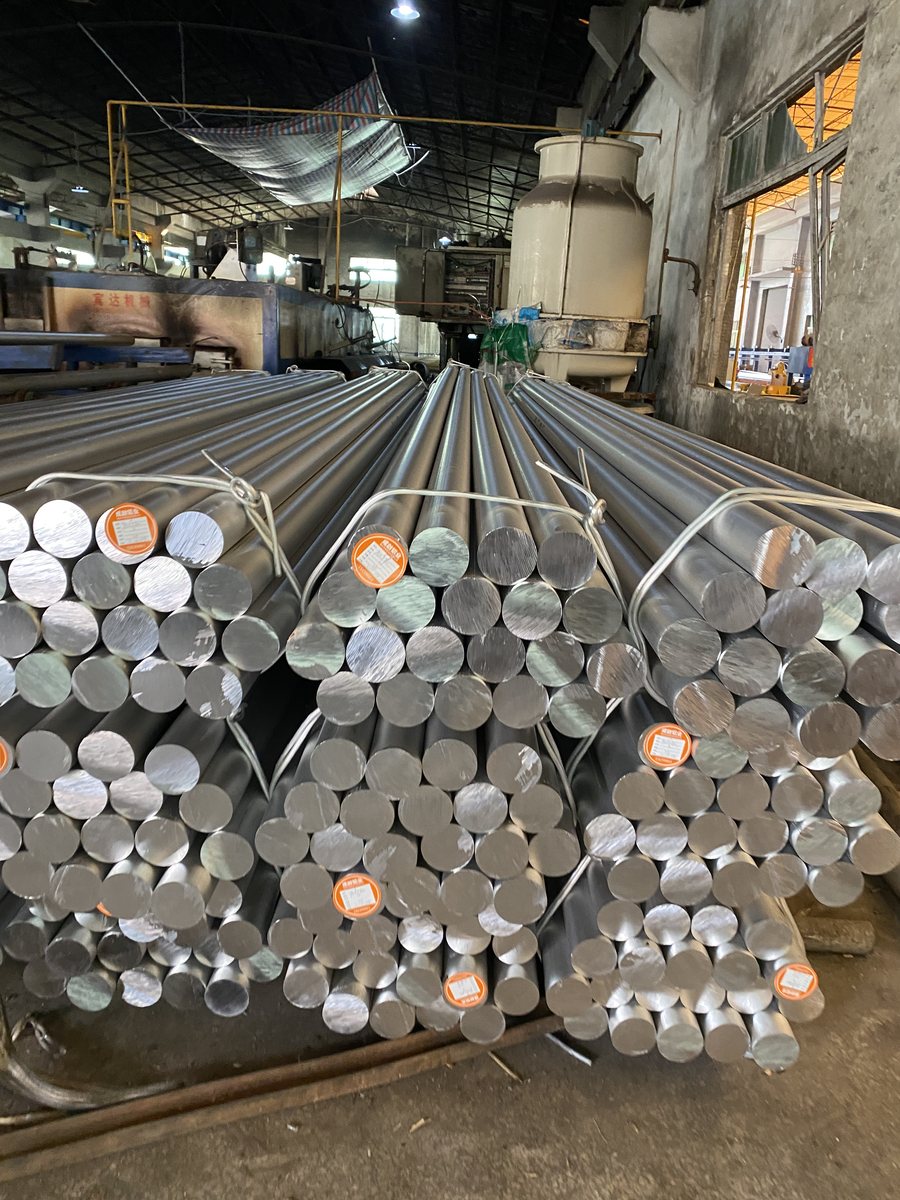 Aluminum bars prepared for production
